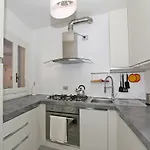 Via Garibaldi Apartman *